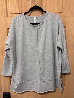 SPANX Heather Gray Long Sleeve Pullover Top